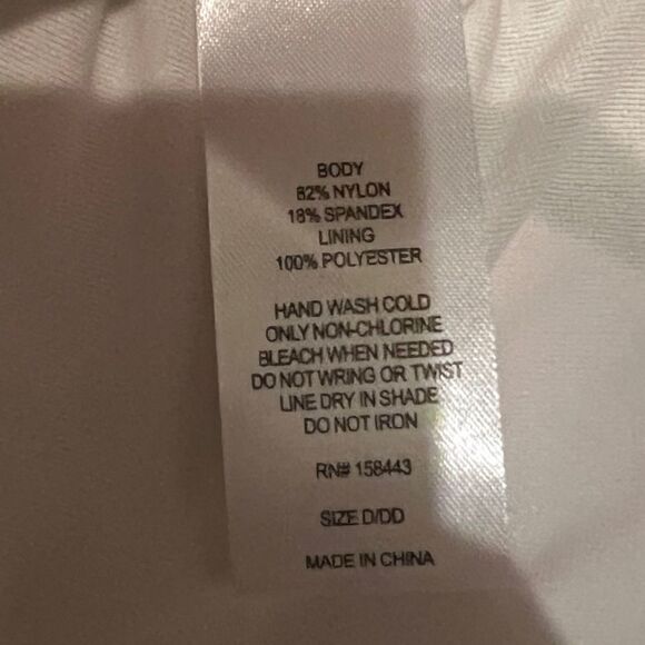 Hula Honey Juniors' Fringe Bandeau Swim Top Size D/DD NWT - Picture 7 of 8